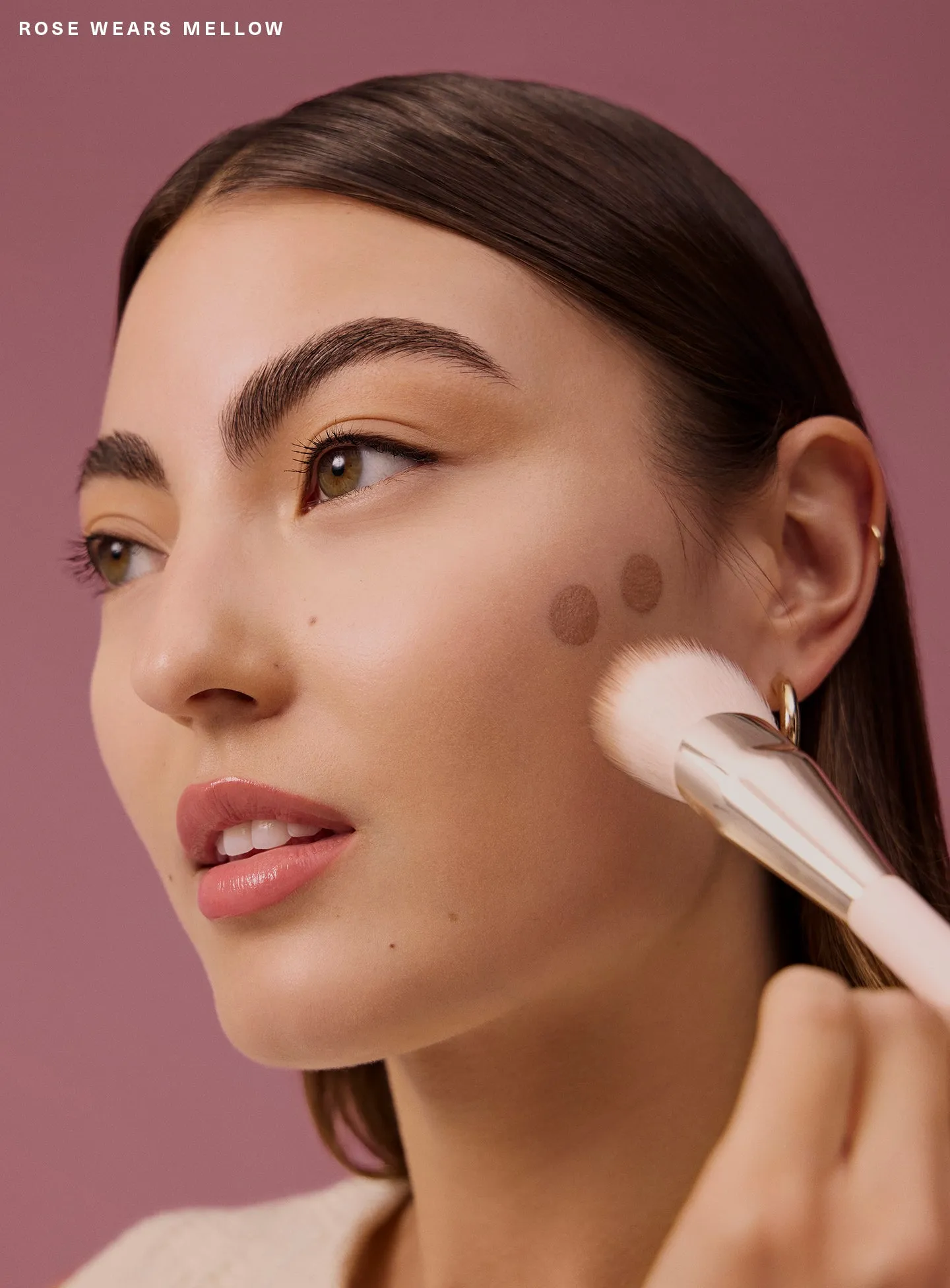 APPLICATION-SOFT-PINCH-LIQUID-CONTOUR-MELLOW-1.webp