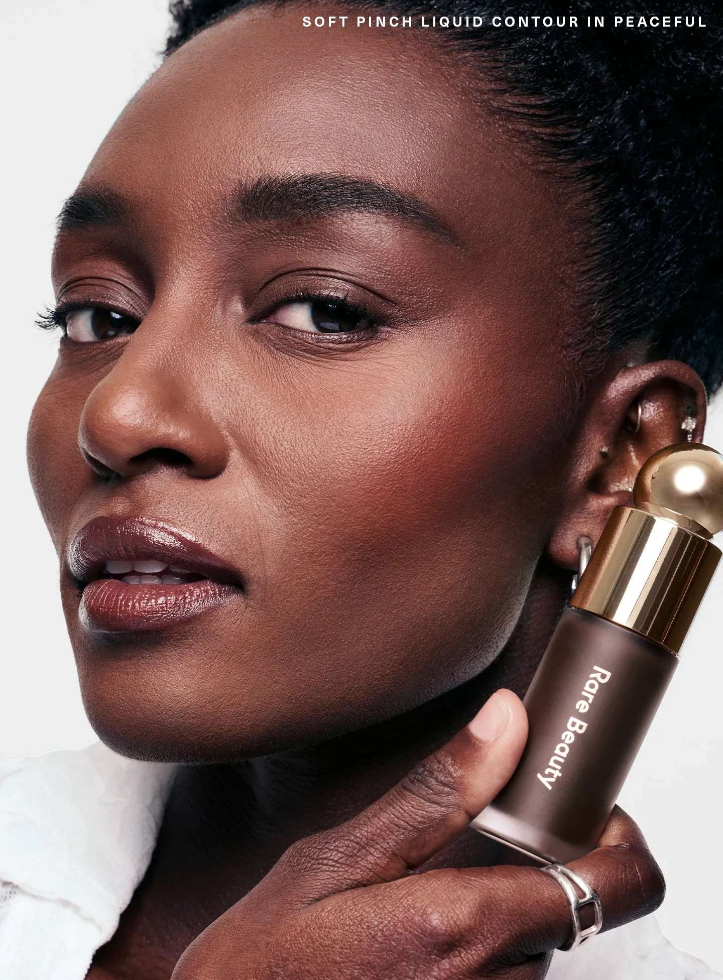 CAMPAIGN-CANDIDS-SOFT-PINCH-LIQUID-CONTOUR-PEACEFUL-1.webp