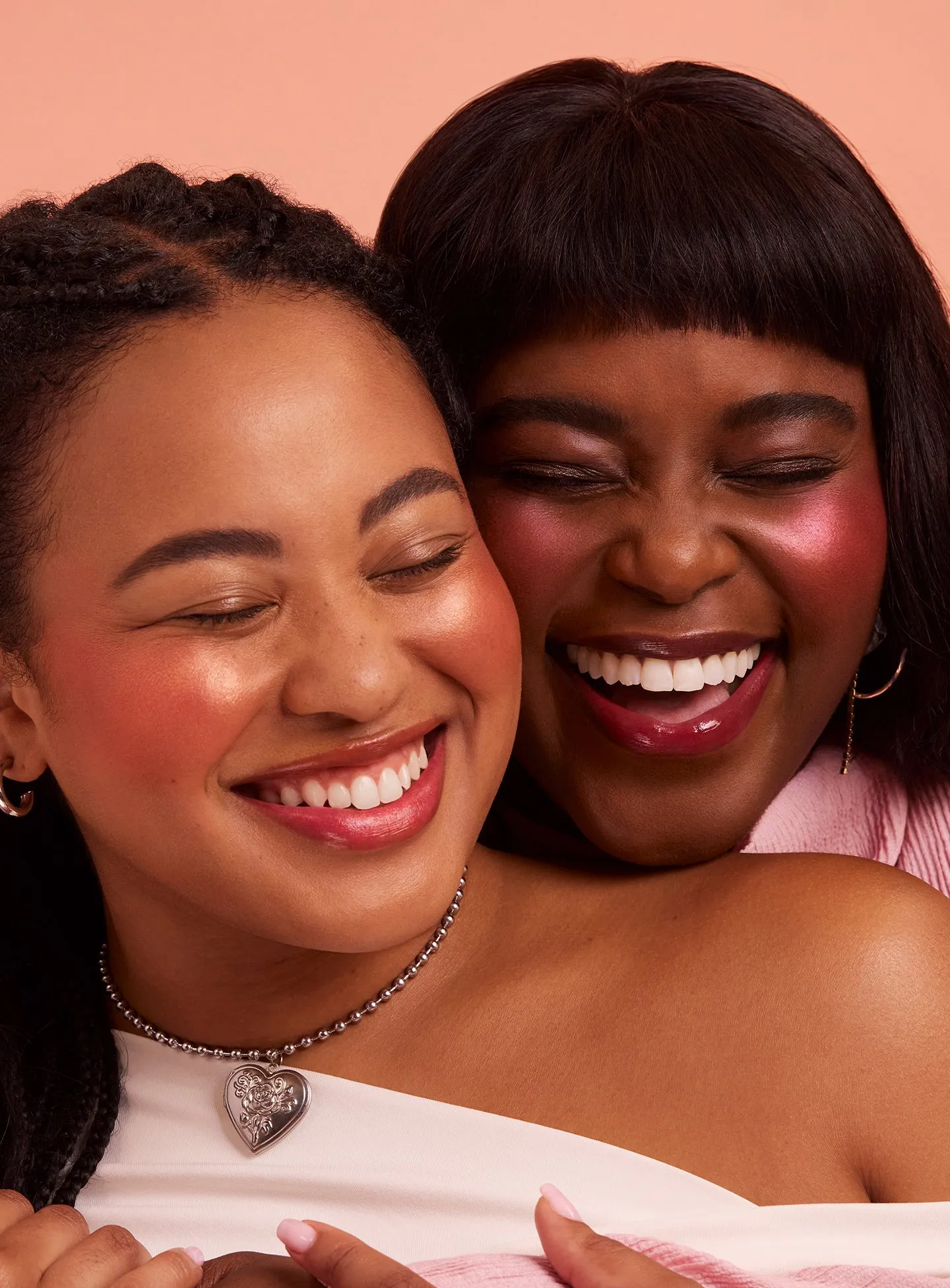 CAMPAIGN-CANDIDS-SOFT-PINCH-LUMINOUS-POWDER-BLUSH-GROUP.webp