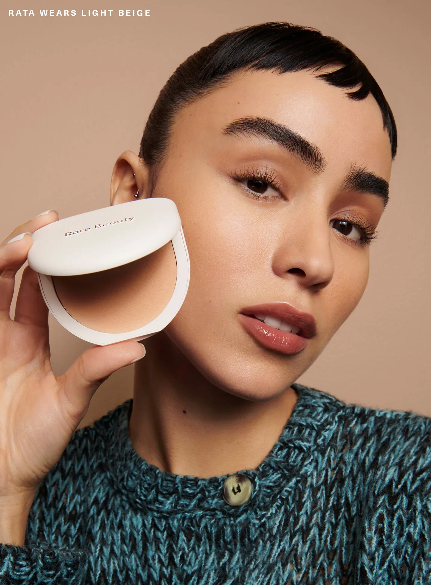 CAMPAIGN-RATA-TRUE-TO-MYSELF-TINTED-PRESSED-FINISHING-POWDER-LIGHT-BEIGE-01.webp