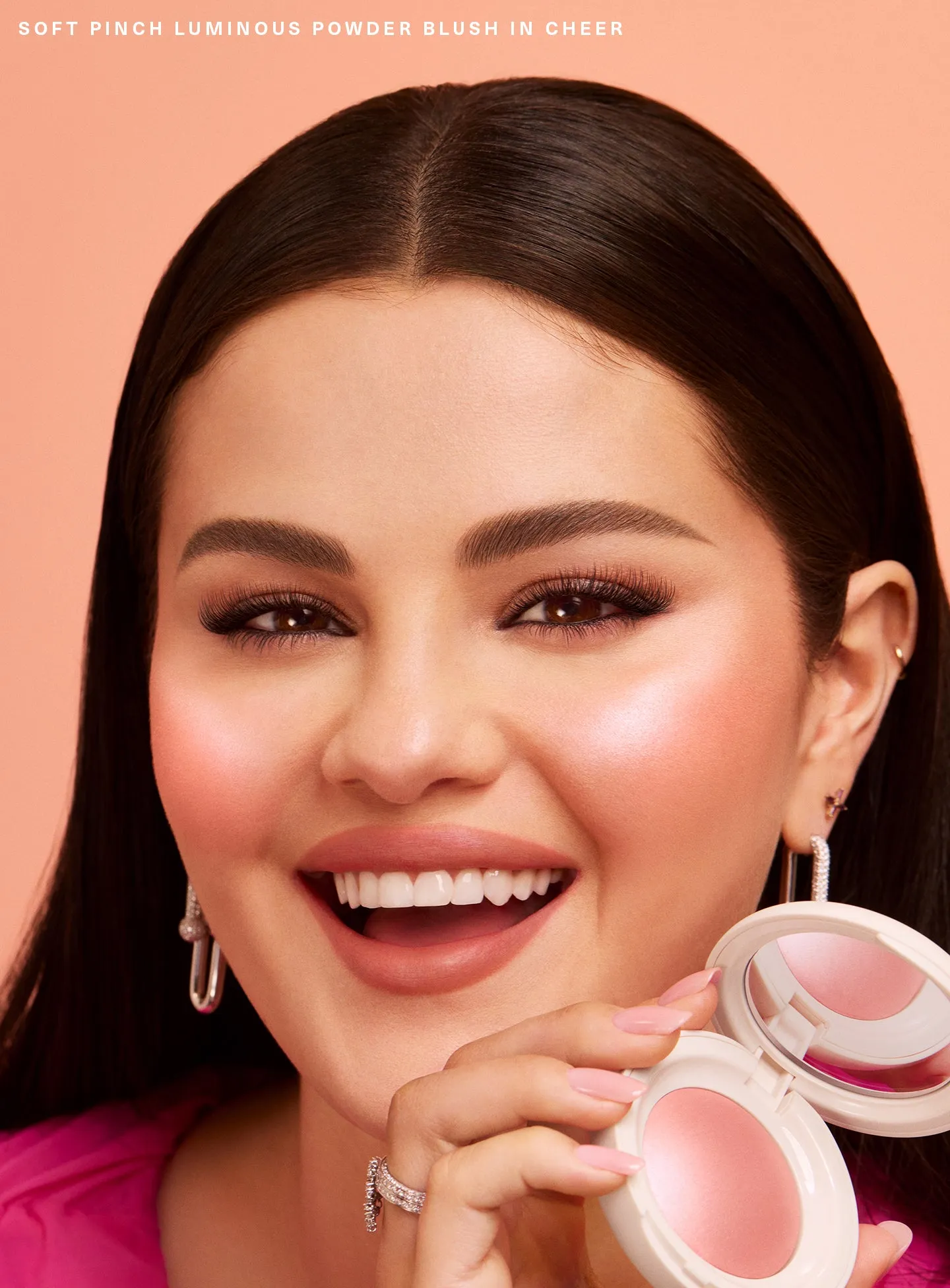 CAMPAIGN-SELENA-SOFT-PINCH-LUMINOUS-POWDER-BLUSH-CHEER-02.webp