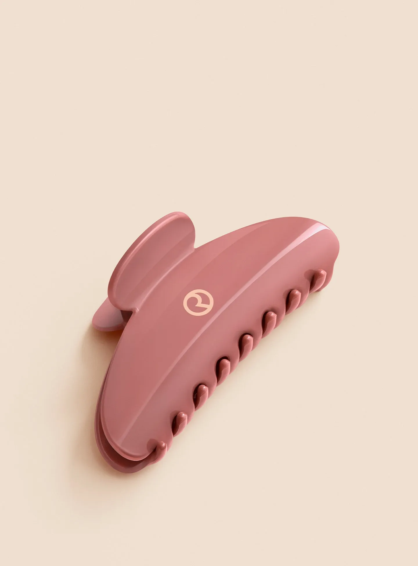 ECOMM-FIND-COMFORT-CLAW-CLIP-02.webp