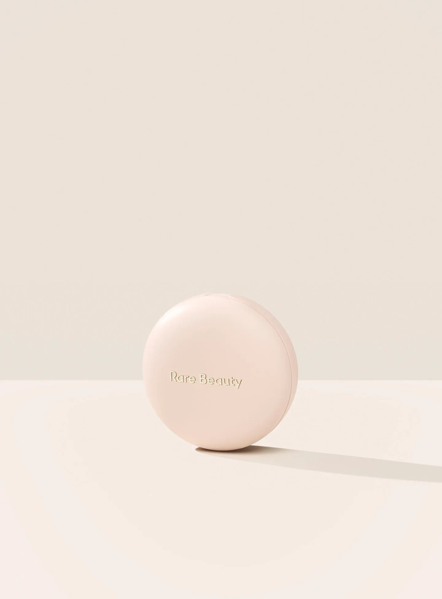 ECOMM-SOFT-PINCH-LUMINOUS-POWDER-BLUSH-CLOSED.webp