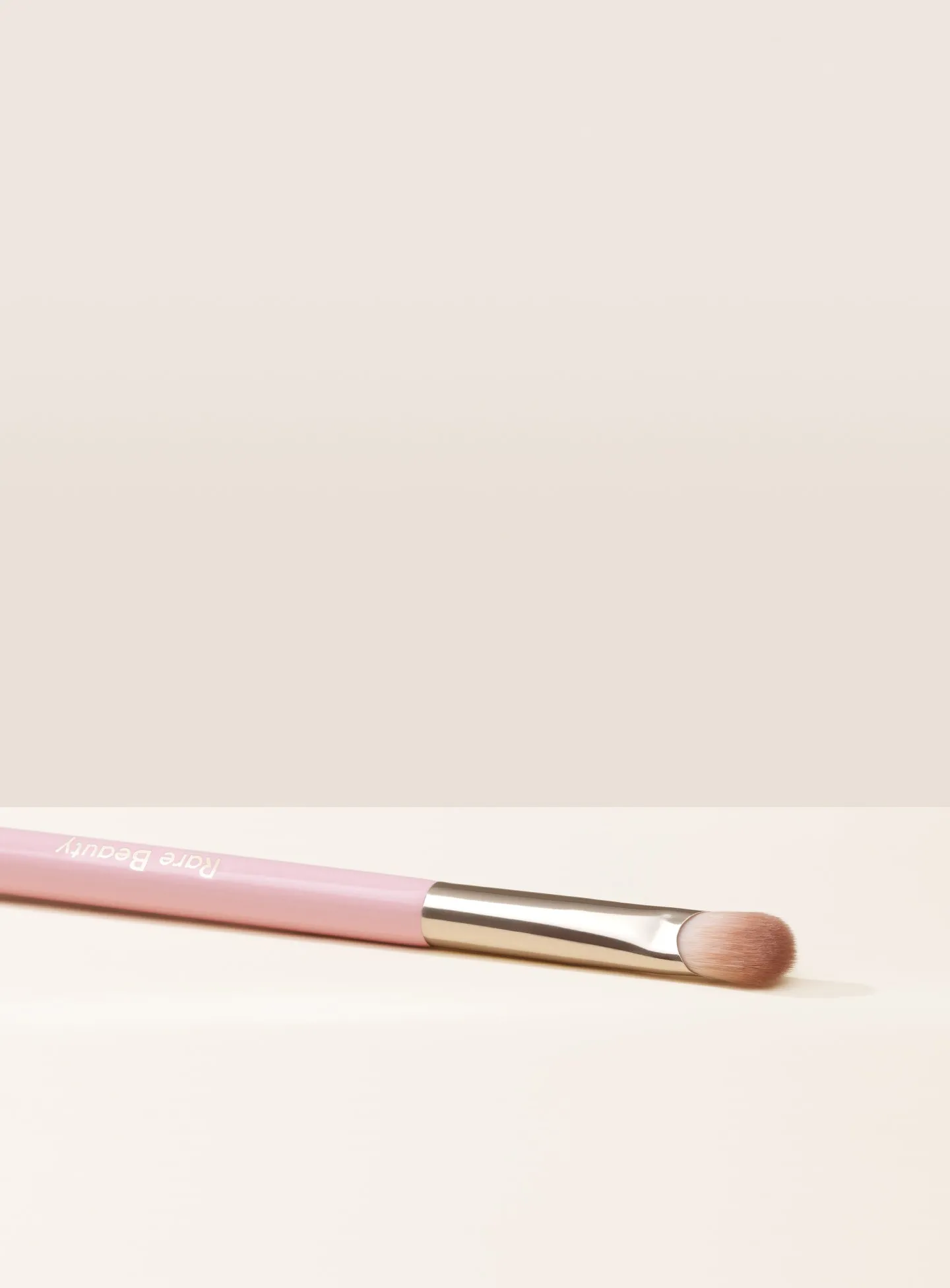 Liquid-Eyeshadow-Brush-Alt-SKU.webp