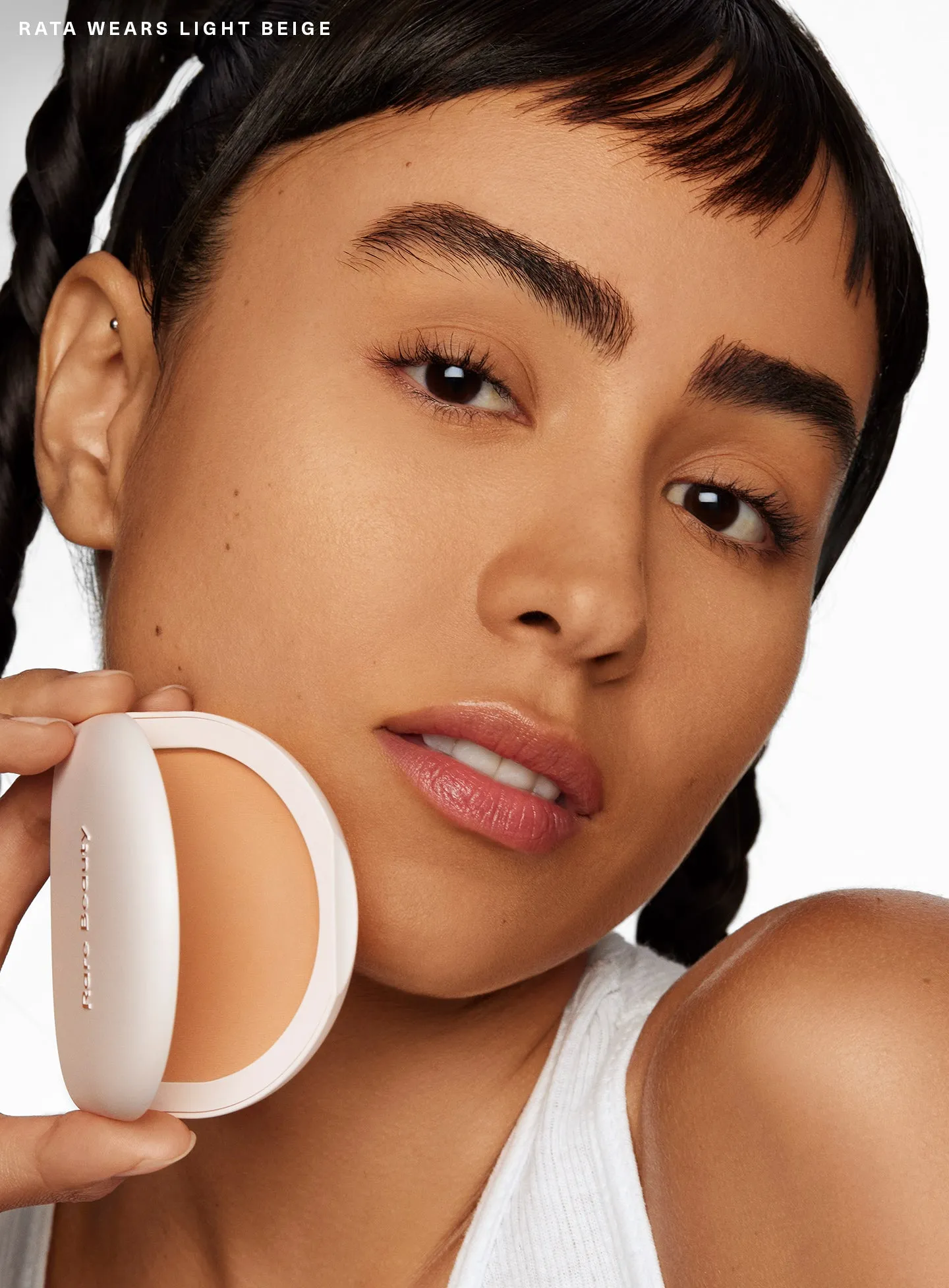 ON-FIGURE-TRUE-TO-MYSELF-TINTED-PRESSED-FINISHING-POWDER-LIGHT-BEIGE-01.webp