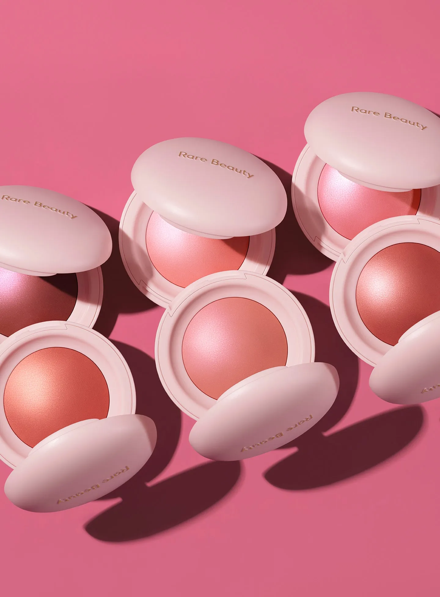 STYLIZED-SOFT-PINCH-LUMINOUS-POWDER-BLUSH-GROUP-03.webp