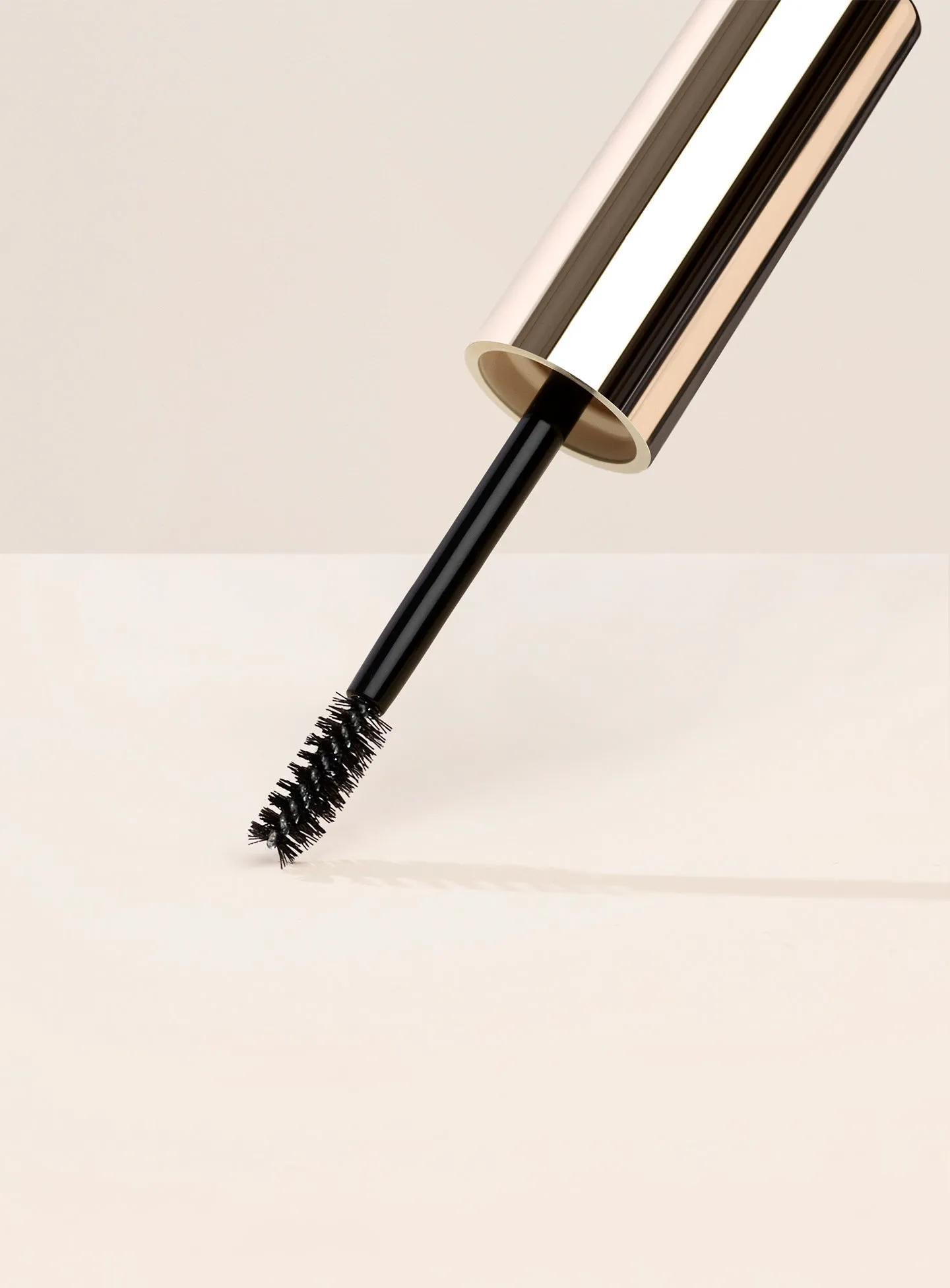 brow-harmony-flexible-lifting-gel-detail-1440x1952-1.webp