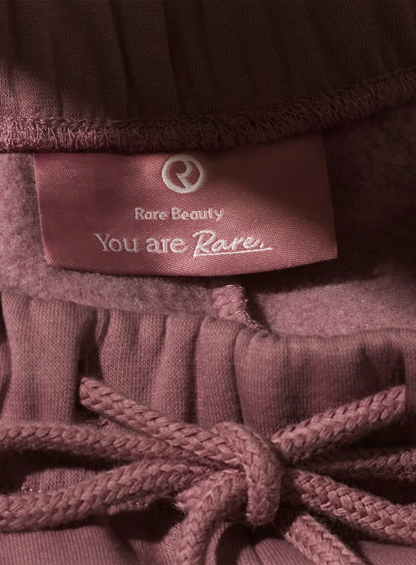 comfy-sweatpants-detail-1440x1952-1.webp