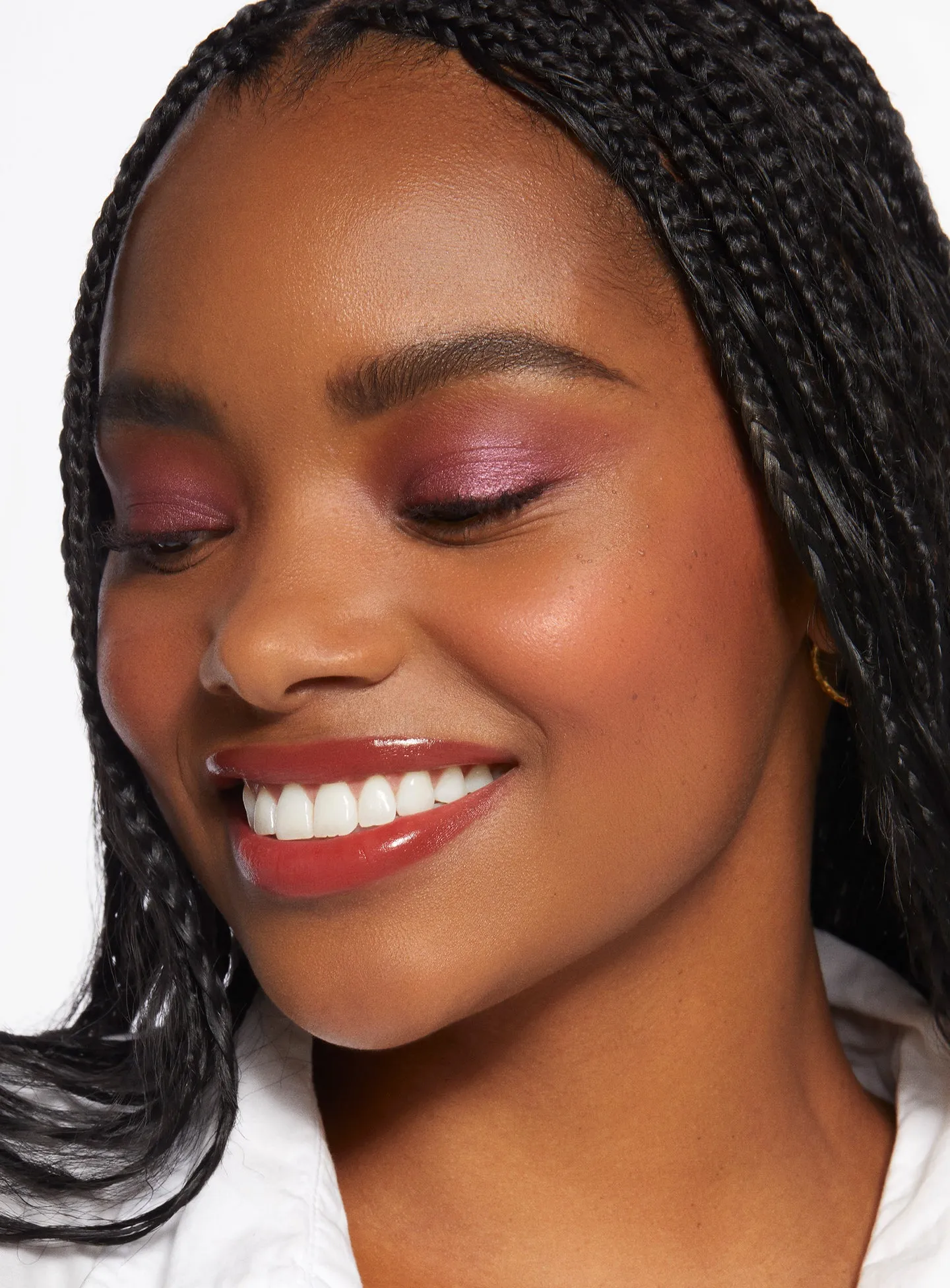 discovery-eyeshadow-palette-give-yourself-grace-on-figure-01-1440x1952_2.webp