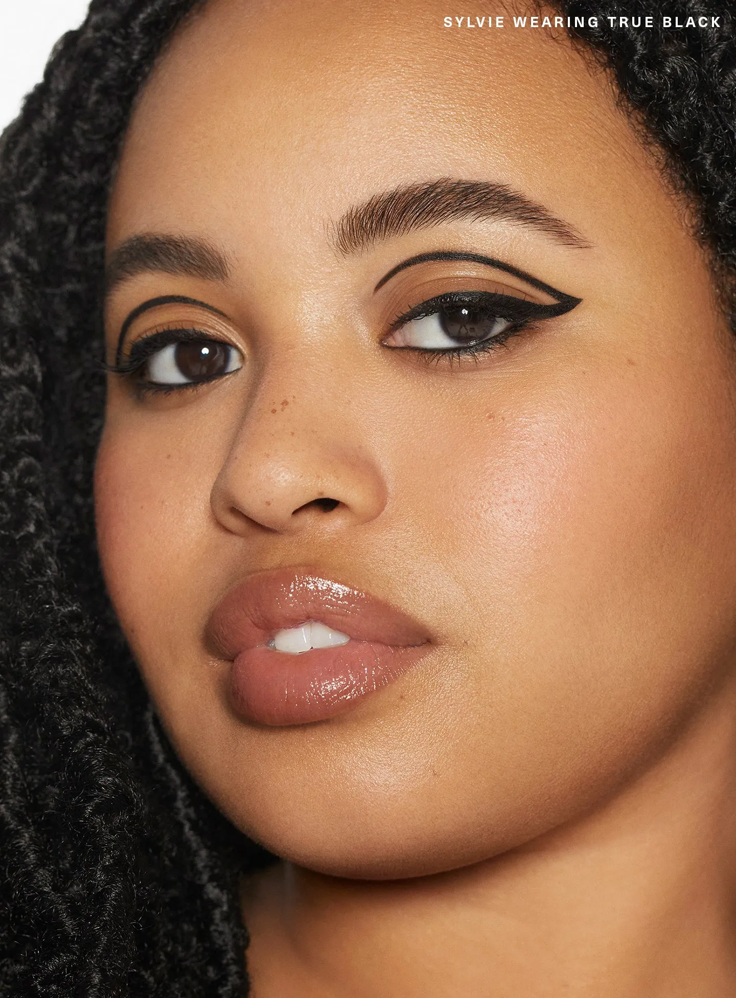 edu-03-perfect-strokes-gel-liner-true-black-1440x1952-1.webp
