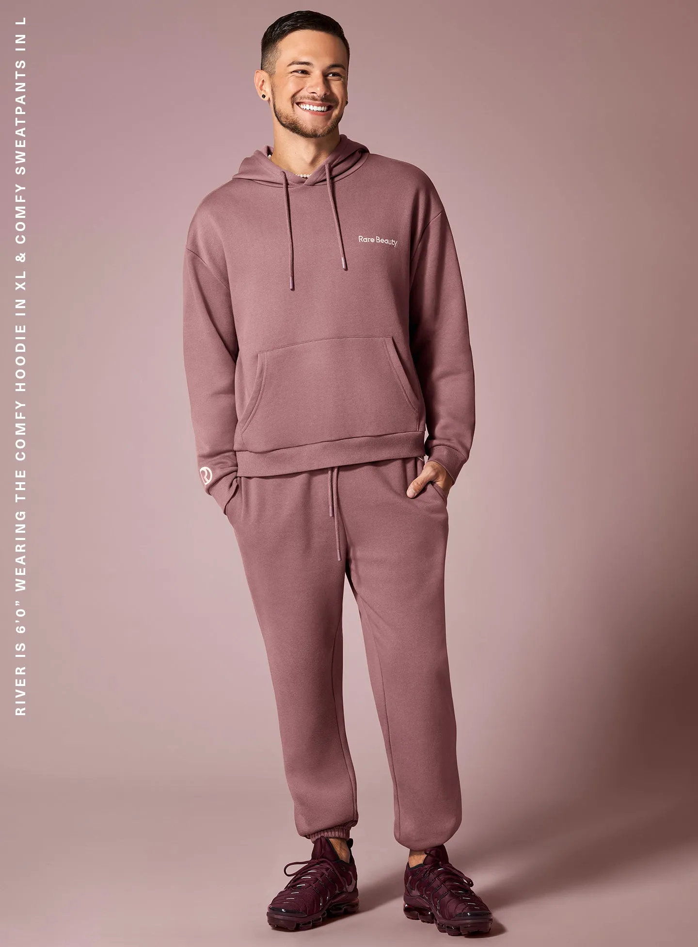 on-figure-comfy-sweatpants-river-l-1440x1952-1.webp