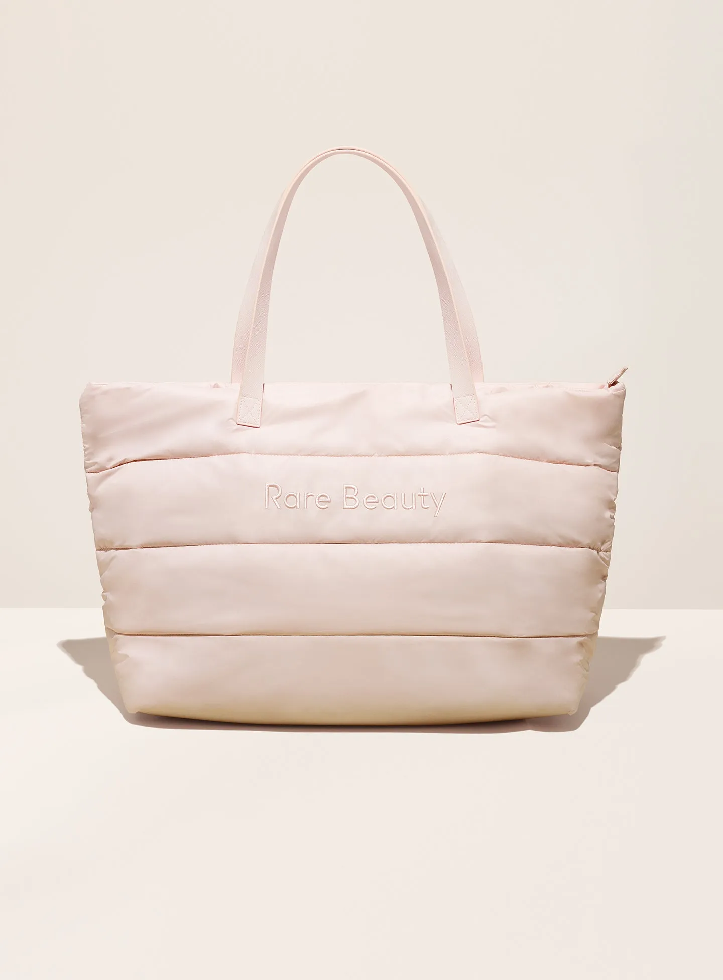 pdp-puffy-traveler-tote-front.webp