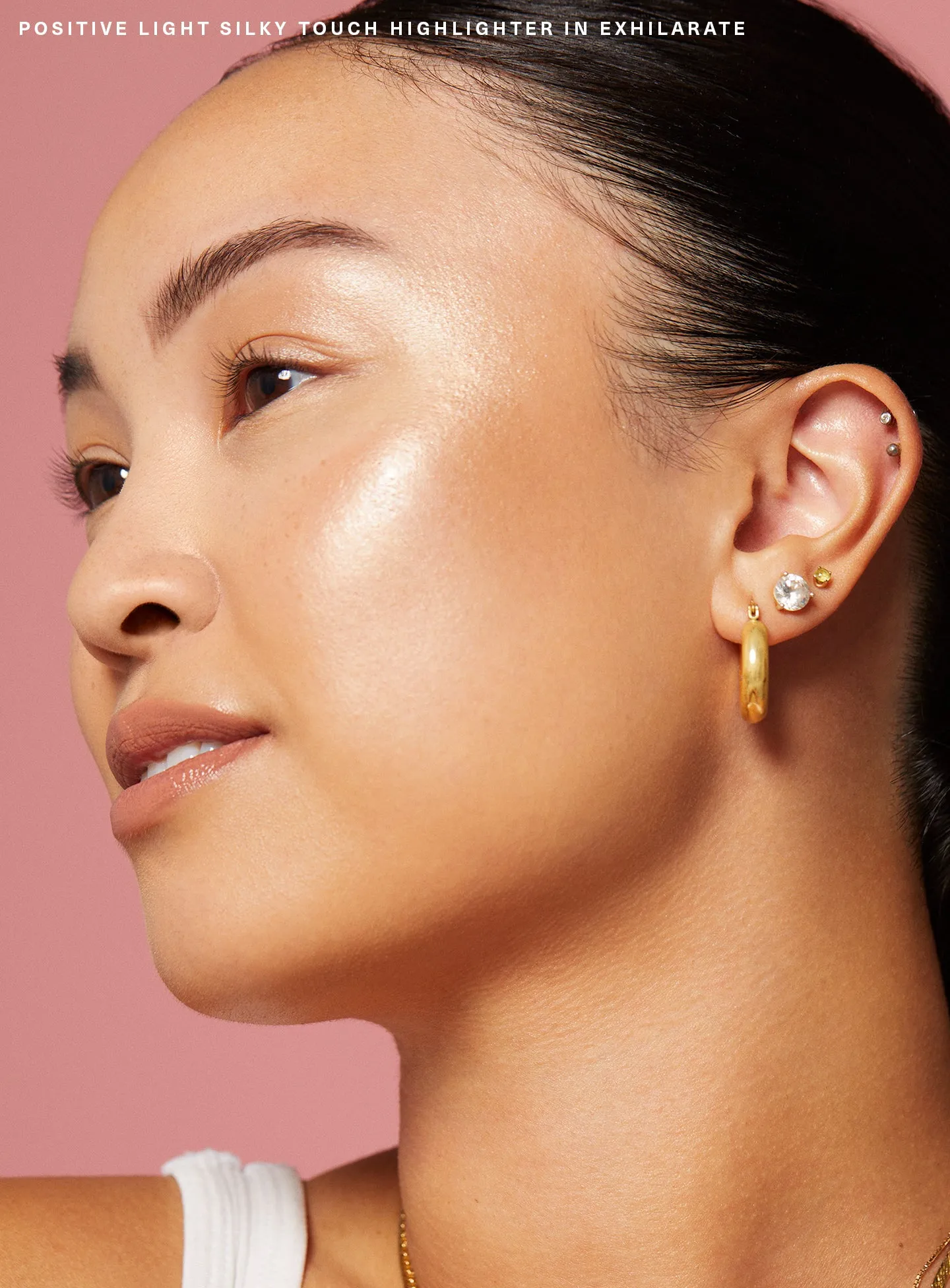 positive-light-silky-touch-highlighter-exhilarate-on-figure-03-1440x1952-1.webp