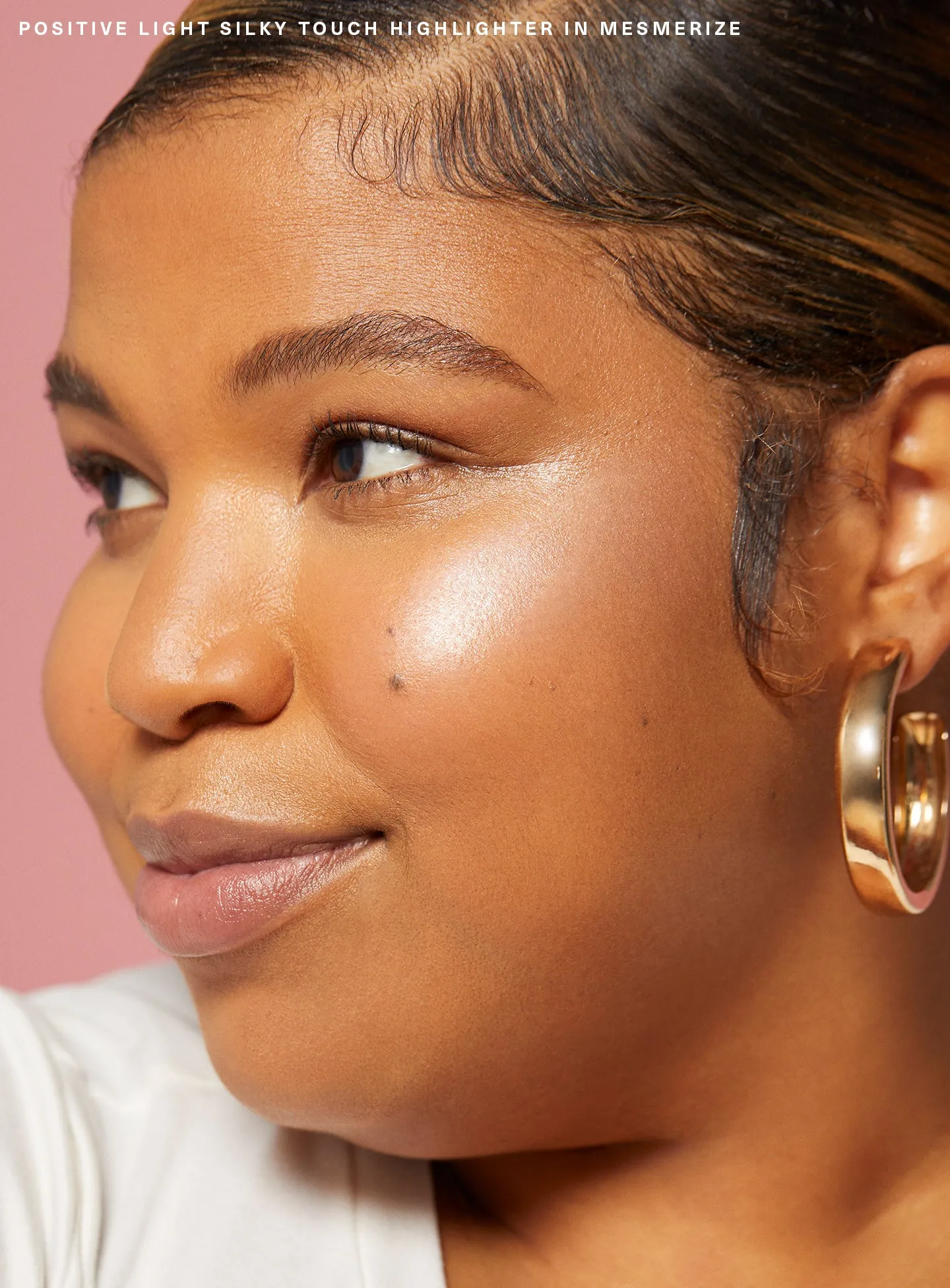 positive-light-silky-touch-highlighter-mesmerize-on-figure-04-1440x1952_jpg.webp