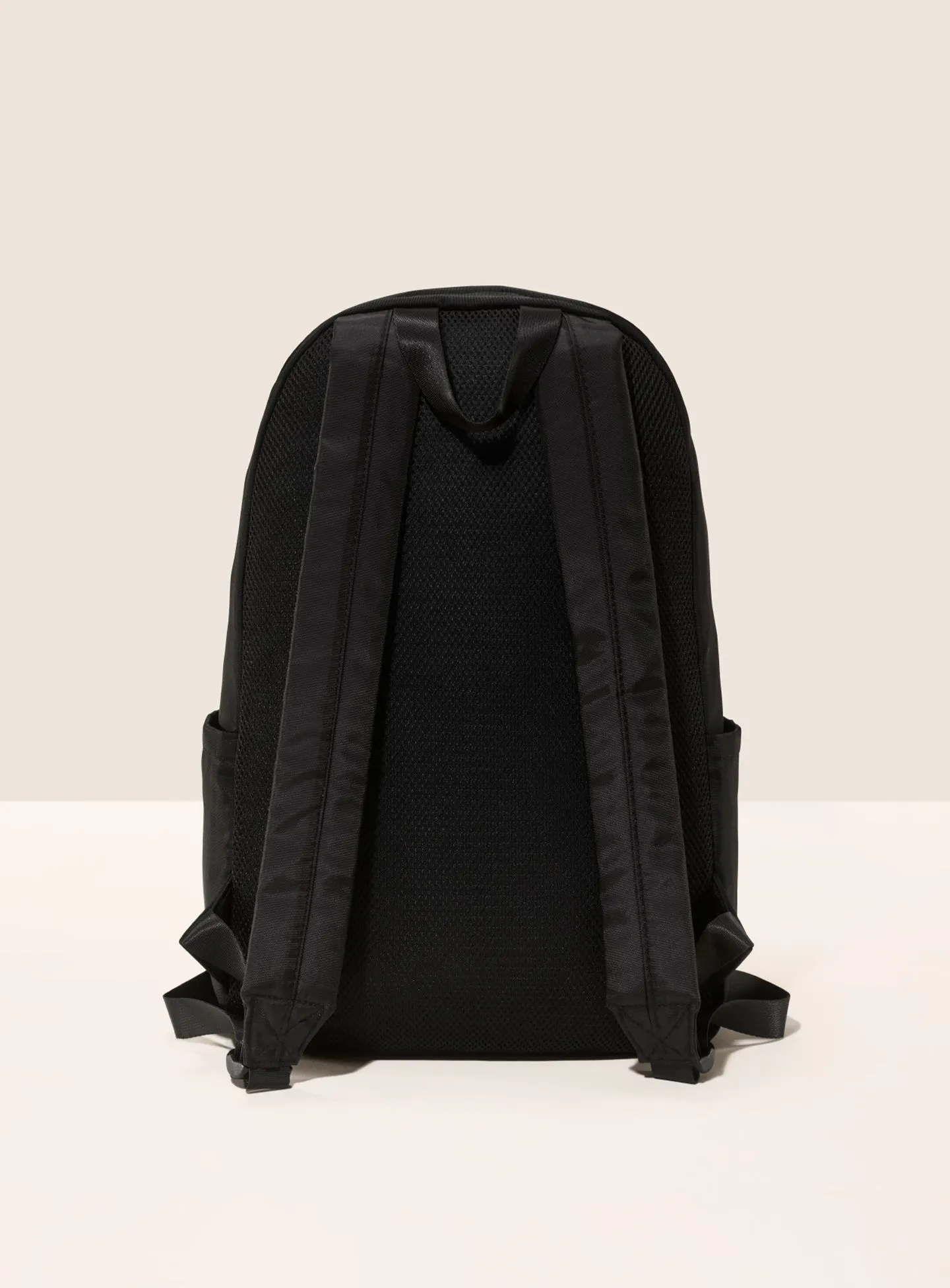 rare-impact-backpack-back-1440x1952-1.webp