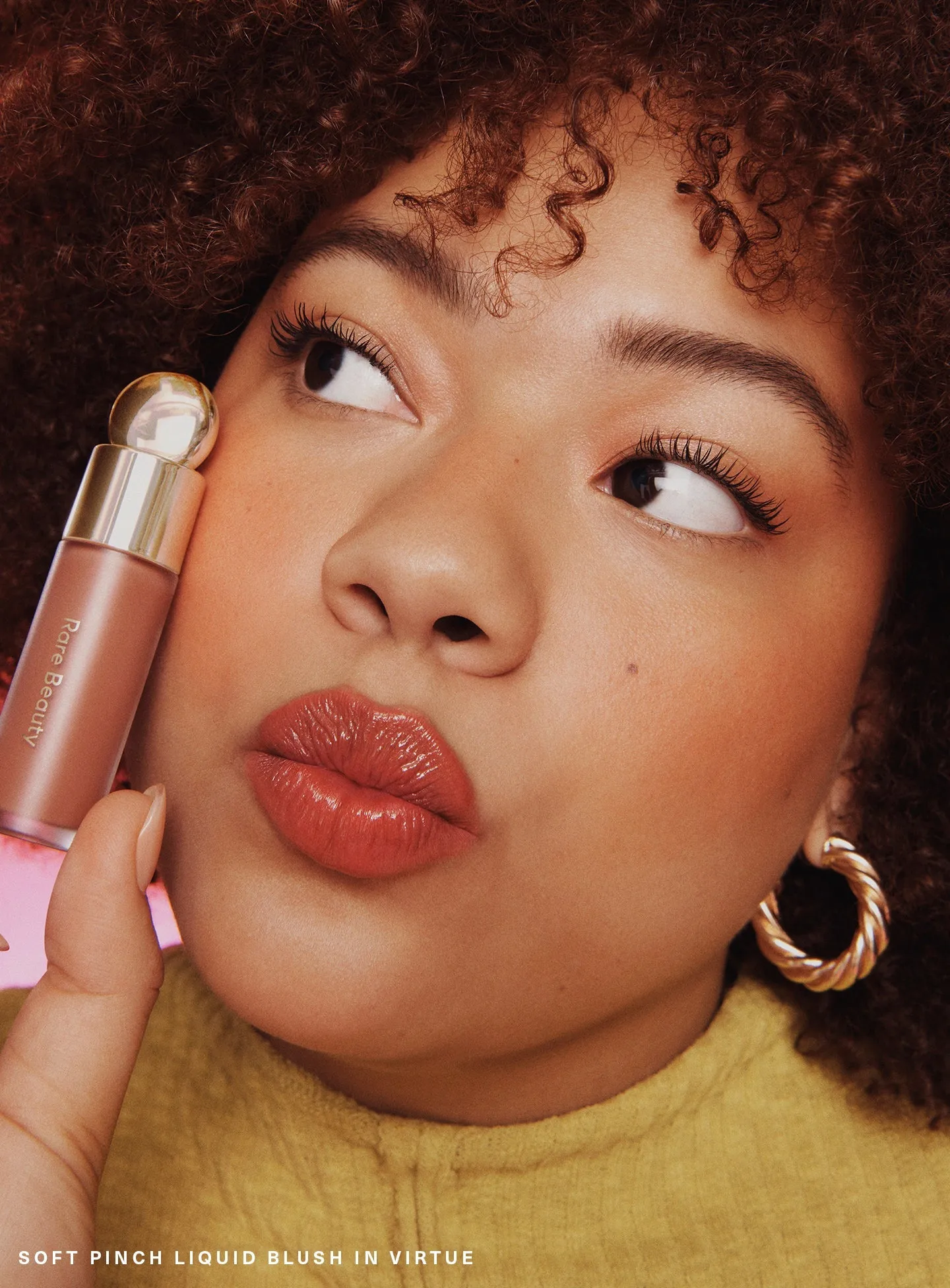 soft-pinch-liquid-blush-on-figure-virtue-02-1440x1952-2.webp